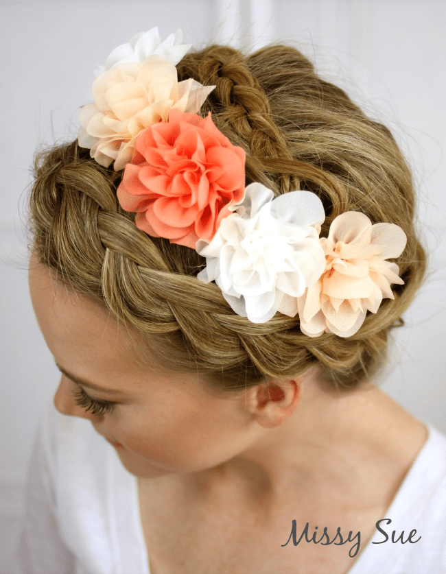 Wedding hair flowers: Big day floral hair accessories – Sabina Motasem